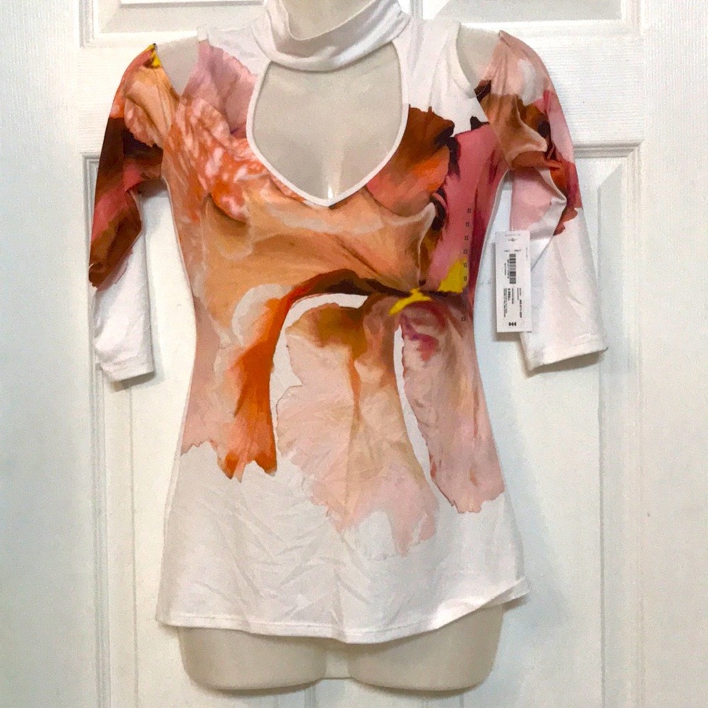 Bison Bisou cut out floral top